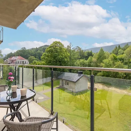 Elegant In With Mountain View And Balcony By Renters
