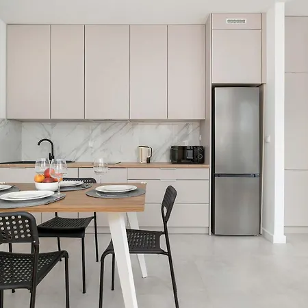 Elegant In With Mountain View And Balcony By Renters Weichsel